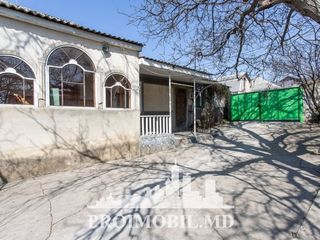 Grătieși! Casă cu 3 camere, stare locativă bună, 100 mp + 13 ari! foto 1