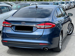 Ford Fusion foto 5