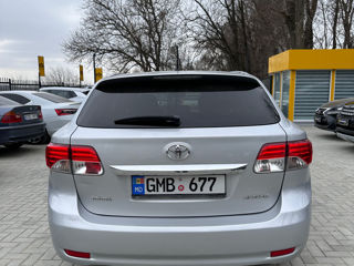 Toyota Avensis foto 6