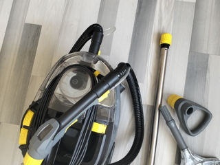 Продаётся моющий пылесос karcher puzi 8.1