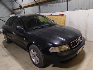 Audi A4 foto 1