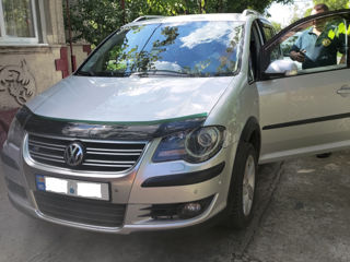 Volkswagen Touran foto 2