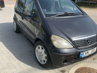 Mercedes A-Class foto 2