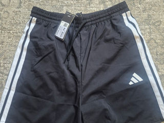 Оригинальные шорты Adidas ,размер м( 48-50) фото 0