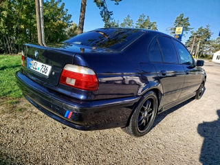 BMW 5 Series foto 4