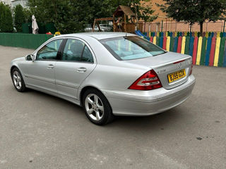 Mercedes C-Class foto 4