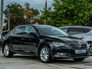 Skoda Superb foto 1