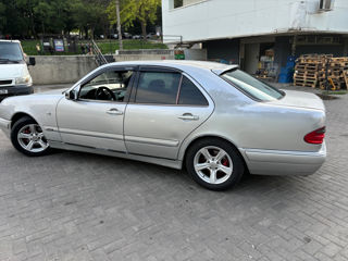 Mercedes E-Class foto 4