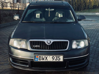 Skoda Superb foto 2