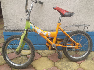 Se vinde bicicleta  din  moldova e  scladnaea  lei, mai  sunt  2 biciclete  mici foto 3