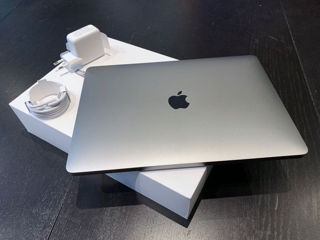 Cumpăr MacBook Pro 13 M2 - MacBook Air M1