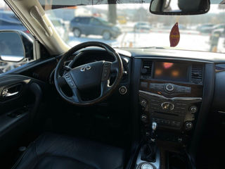 Infiniti QX56 foto 8