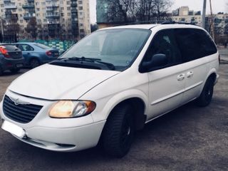 Chrysler Voyager foto 1