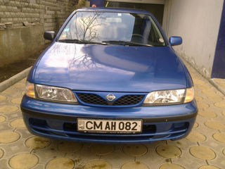 Nissan Almera foto 2