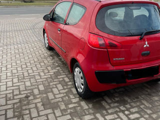 Mitsubishi Colt foto 2