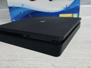 Sony Playstation 4 Slim foto 2