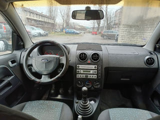 Ford Fusion foto 8