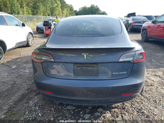 Tesla Model 3 foto 6