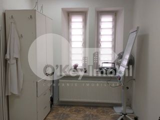 Spațiu comercial 43 mp, Centru, 400 € ! foto 2