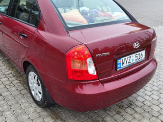 Hyundai Accent foto 5