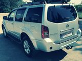 Nissan Pathfinder foto 4