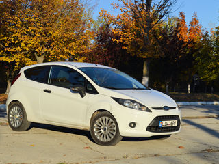 Ford Fiesta foto 4