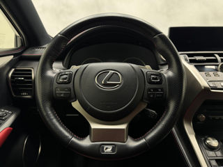 Lexus NX Series foto 17