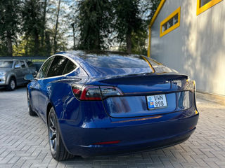 Tesla Model 3 foto 6