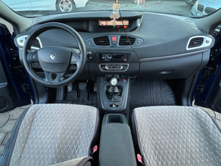 Renault Grand Scenic foto 9