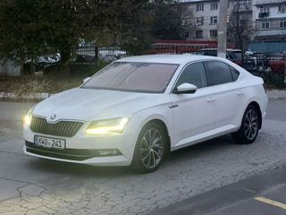 Skoda Superb foto 2