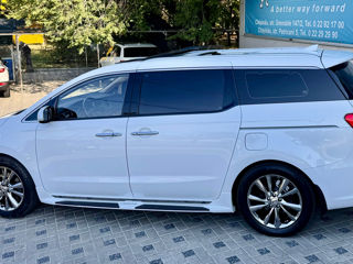 KIA Carnival foto 8