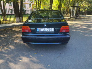 BMW 5 Series foto 3