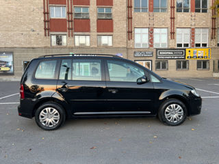 Volkswagen Touran foto 6