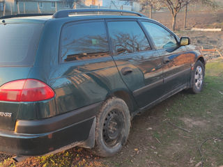 Toyota Avensis foto 3