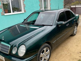 Mercedes E-Class foto 4