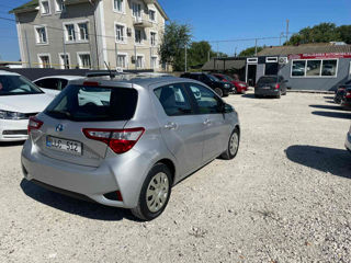 Toyota Yaris foto 2