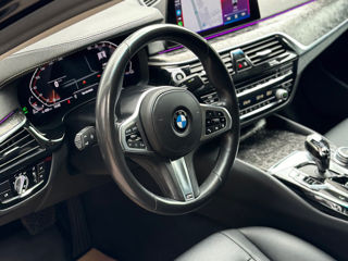 BMW 5 Series foto 16