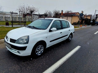 Renault Clio foto 2