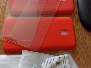 Xiaomi Redmi 8a. Чехлы защитные 2 шт. Стекла защитные 3 шт.