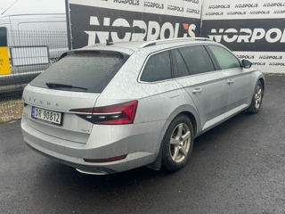 Skoda Superb foto 4