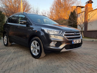 Ford Kuga foto 2