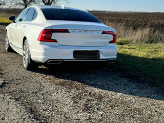 Volvo S90 foto 2