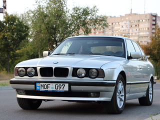 BMW 5 Series foto 7