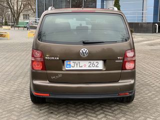 Volkswagen Touran foto 6