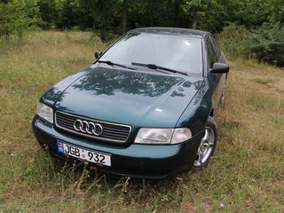 Audi A4 foto 1