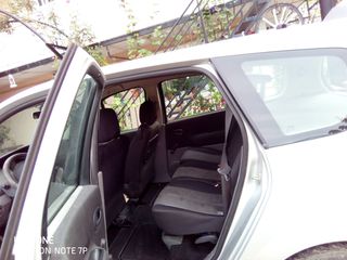 Renault Grand Scenic foto 9