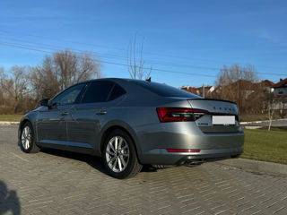 Skoda Superb foto 3