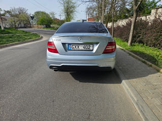 Mercedes C-Class foto 6