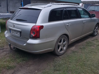 Toyota Avensis foto 3