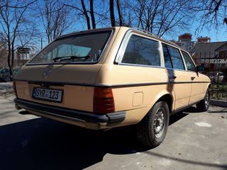 Mercedes Series (W123) foto 5